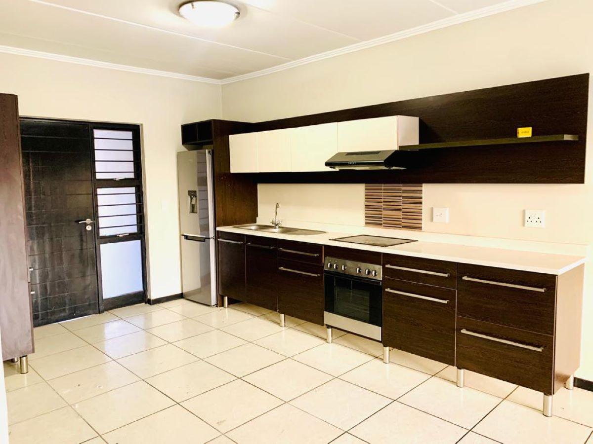 2 Bedroom Apartment in Fourways
