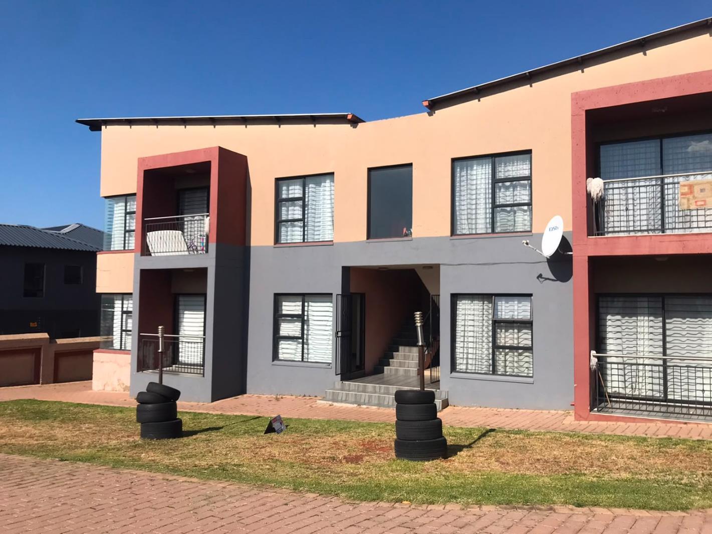 12 Bedroom House in Winchester Hills