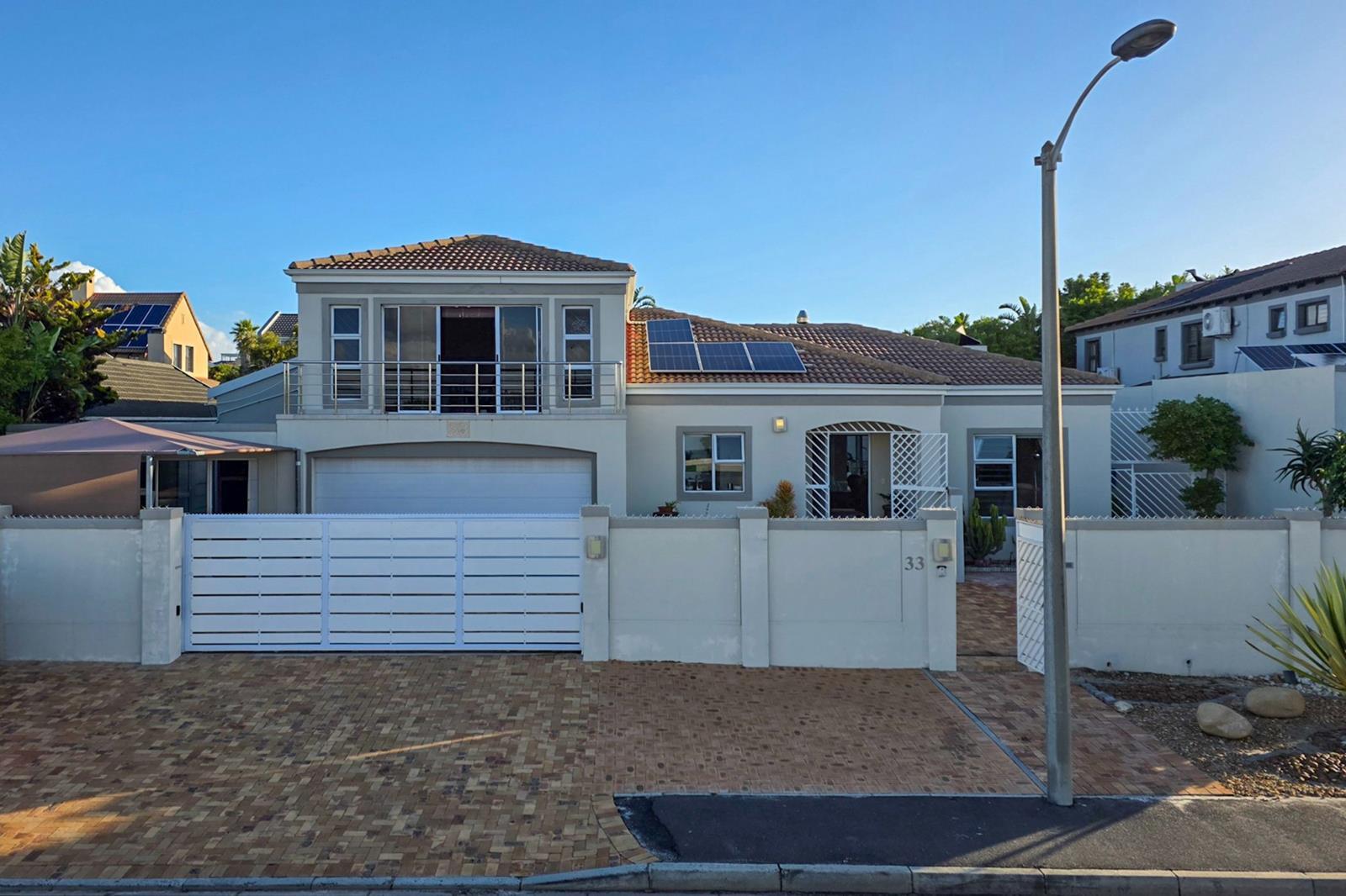 4 Bedroom House in West Beach