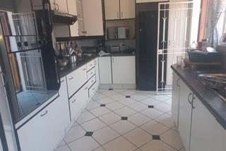 6 Bedroom House in Mulbarton