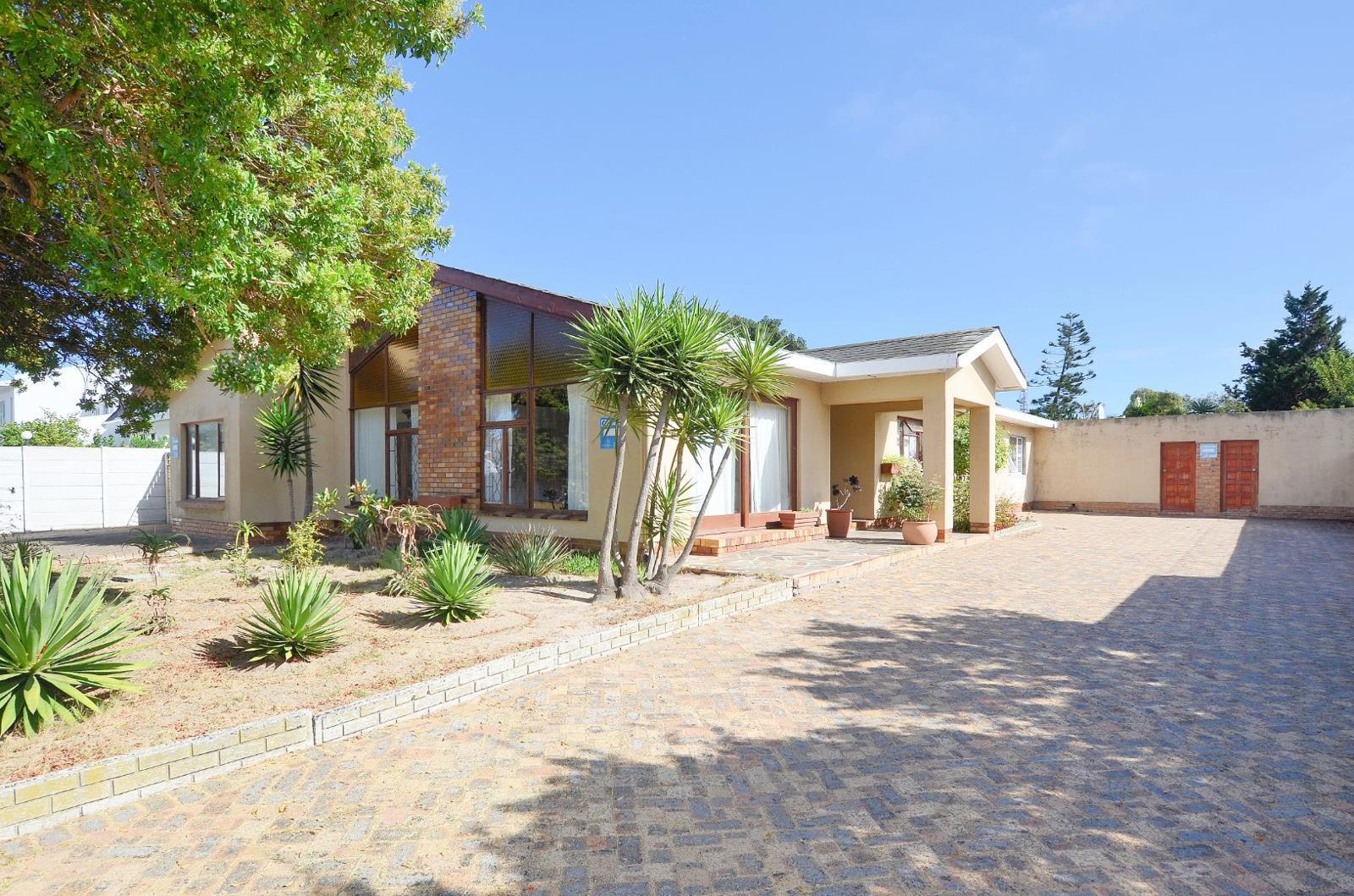 5 Bedroom House in Table View