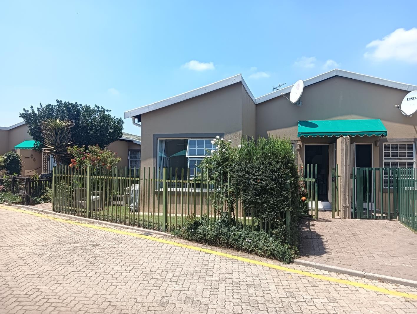 2 Bedroom House in Meyersdal