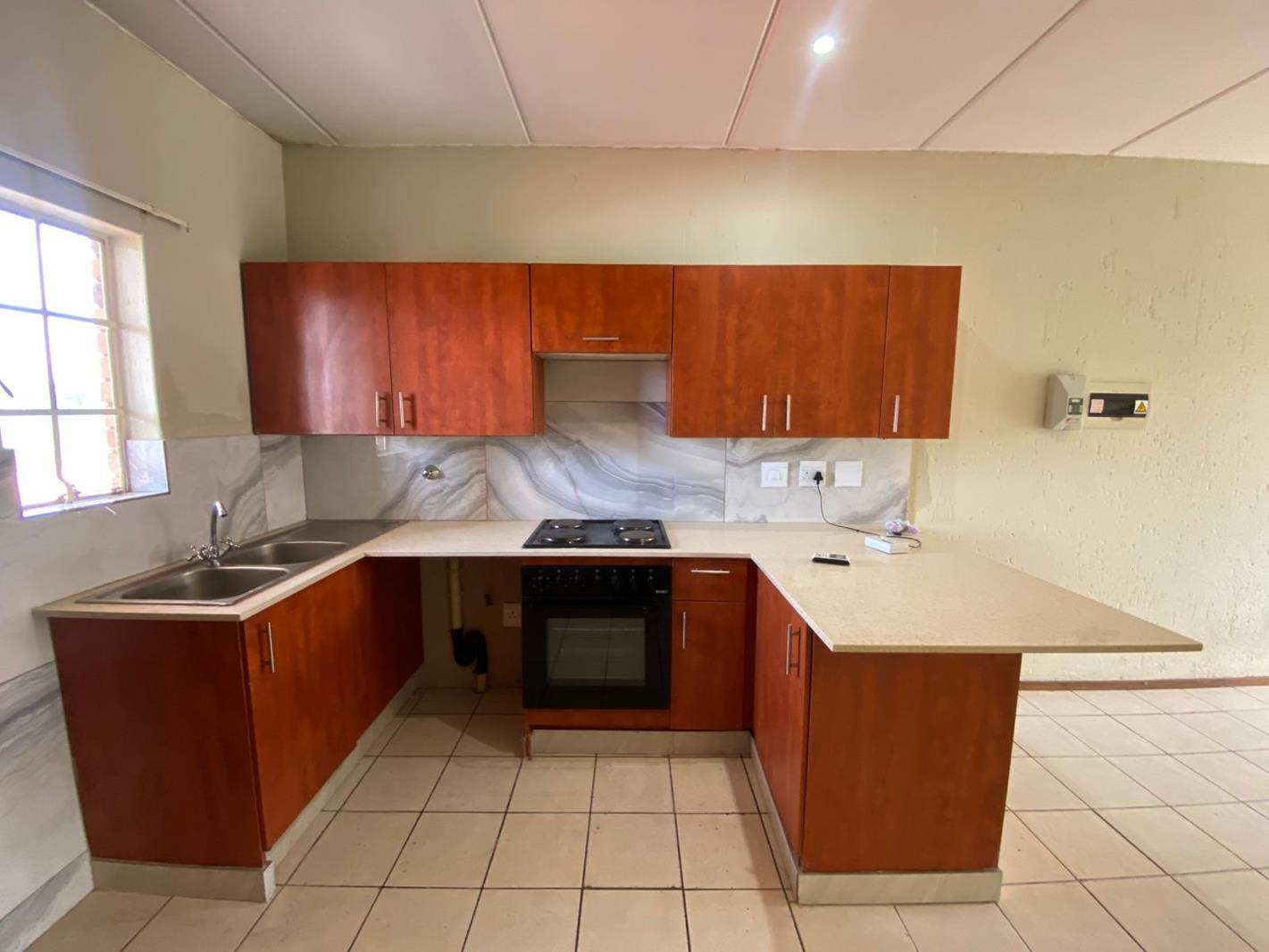 2 Bedroom Apartment in Comet