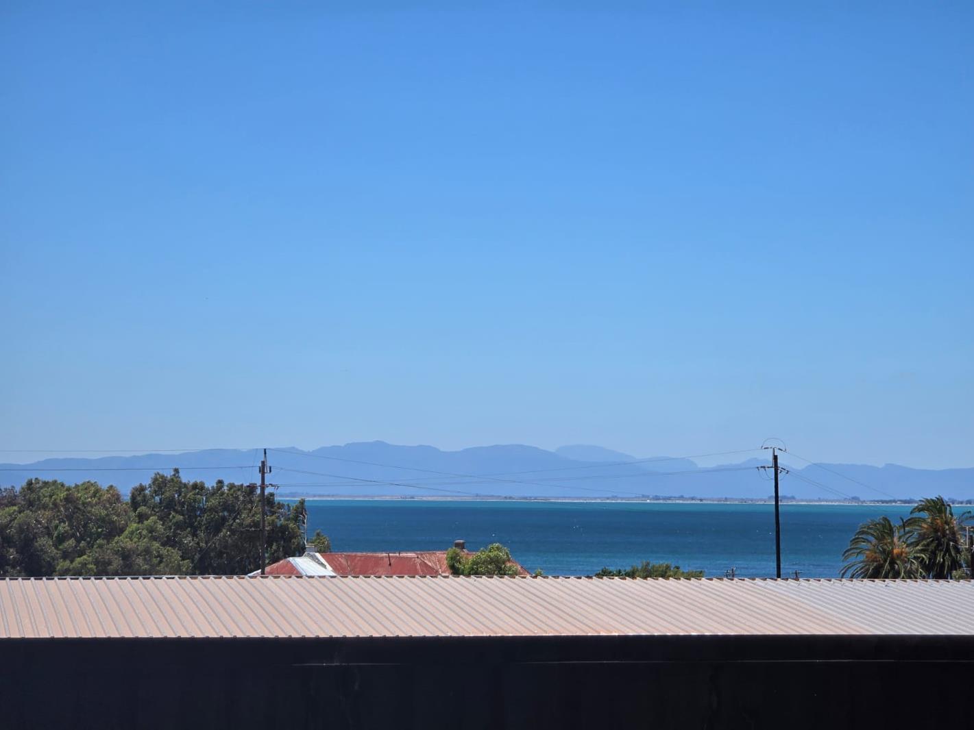 845 m² Land available in Britannica Heights