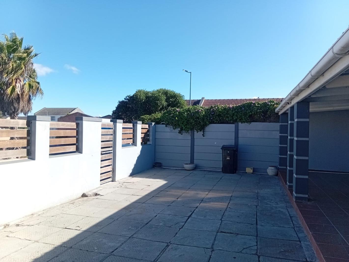 3 Bedroom House in Strandfontein
