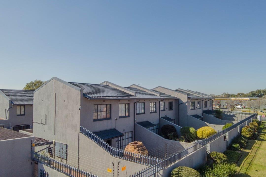 3 Bedroom Townhouse in Lambton Gardens