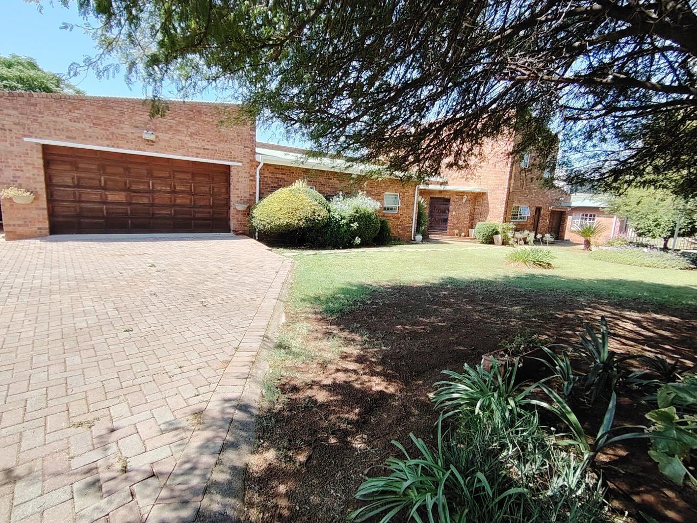 4 Bedroom House in Vaal Marina