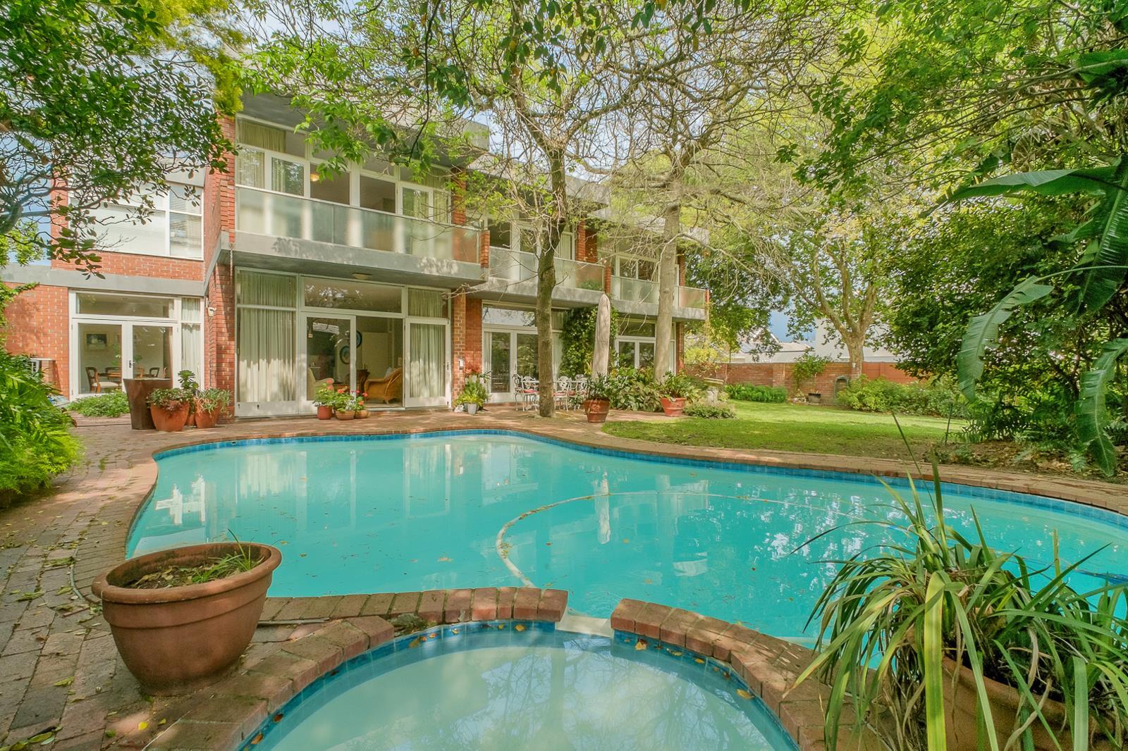 4 Bedroom House in Rondebosch