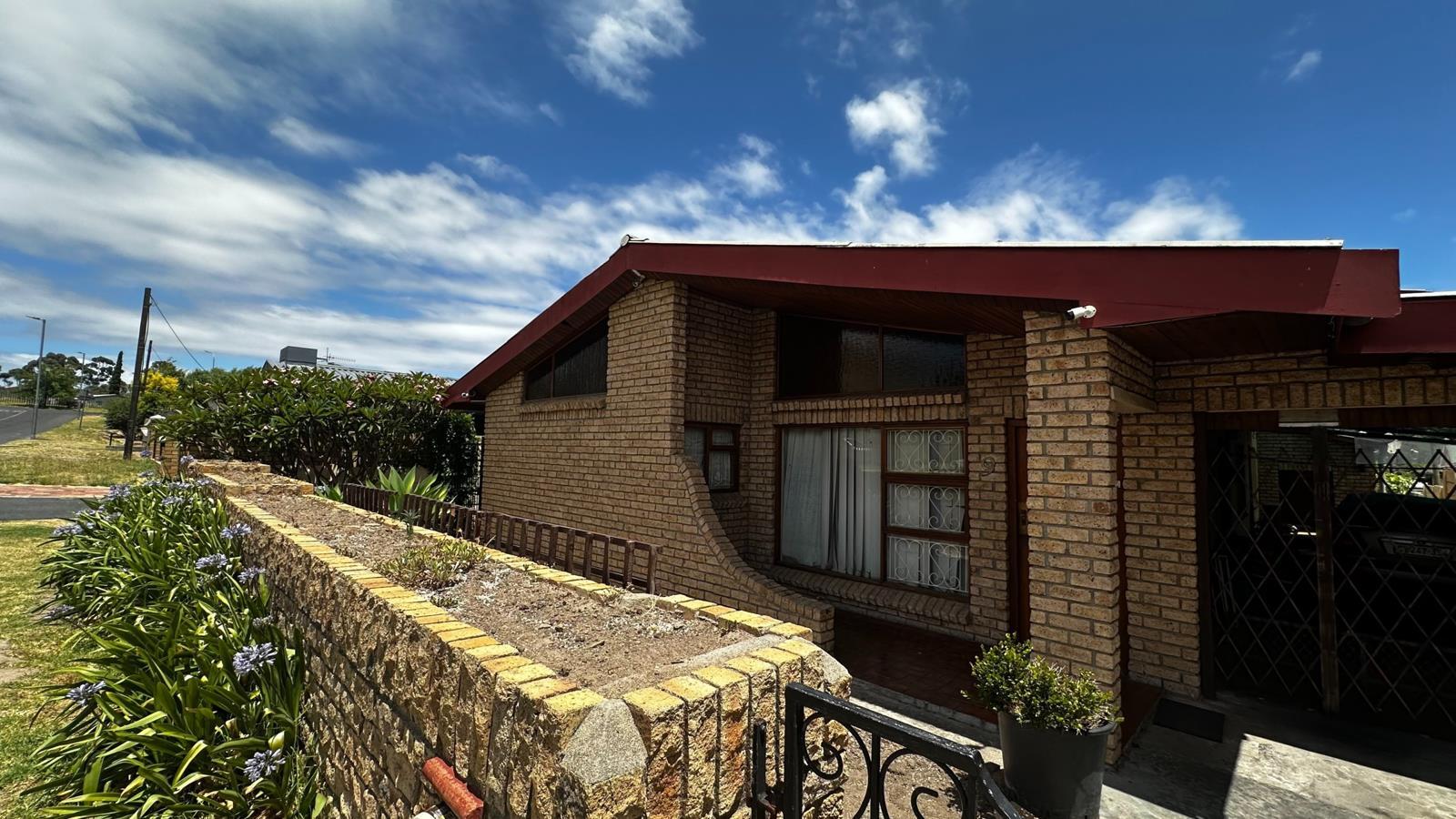 9 Bedroom House in Stellenbosch Central