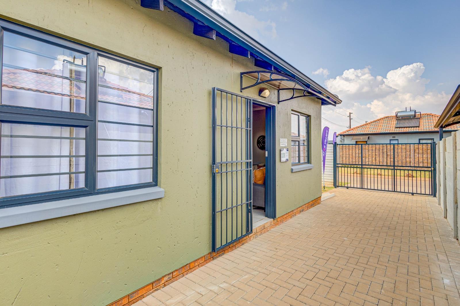 2 Bedroom House in Protea Glen