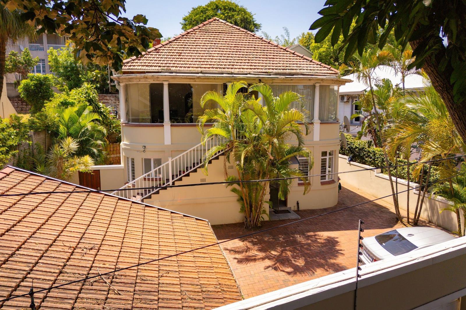 6 Bedroom House in Essenwood