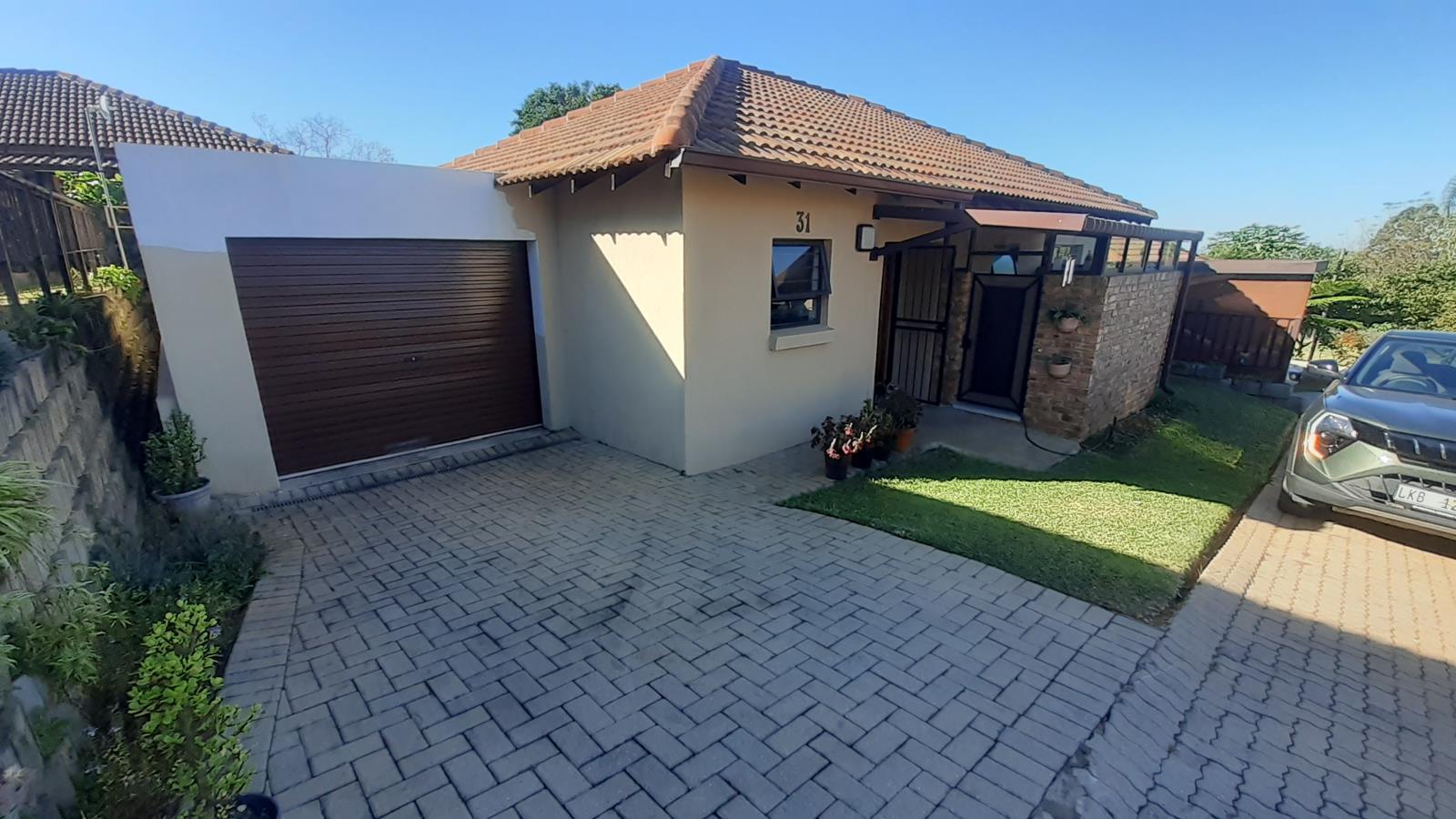 2 Bedroom Townhouse in White River Central