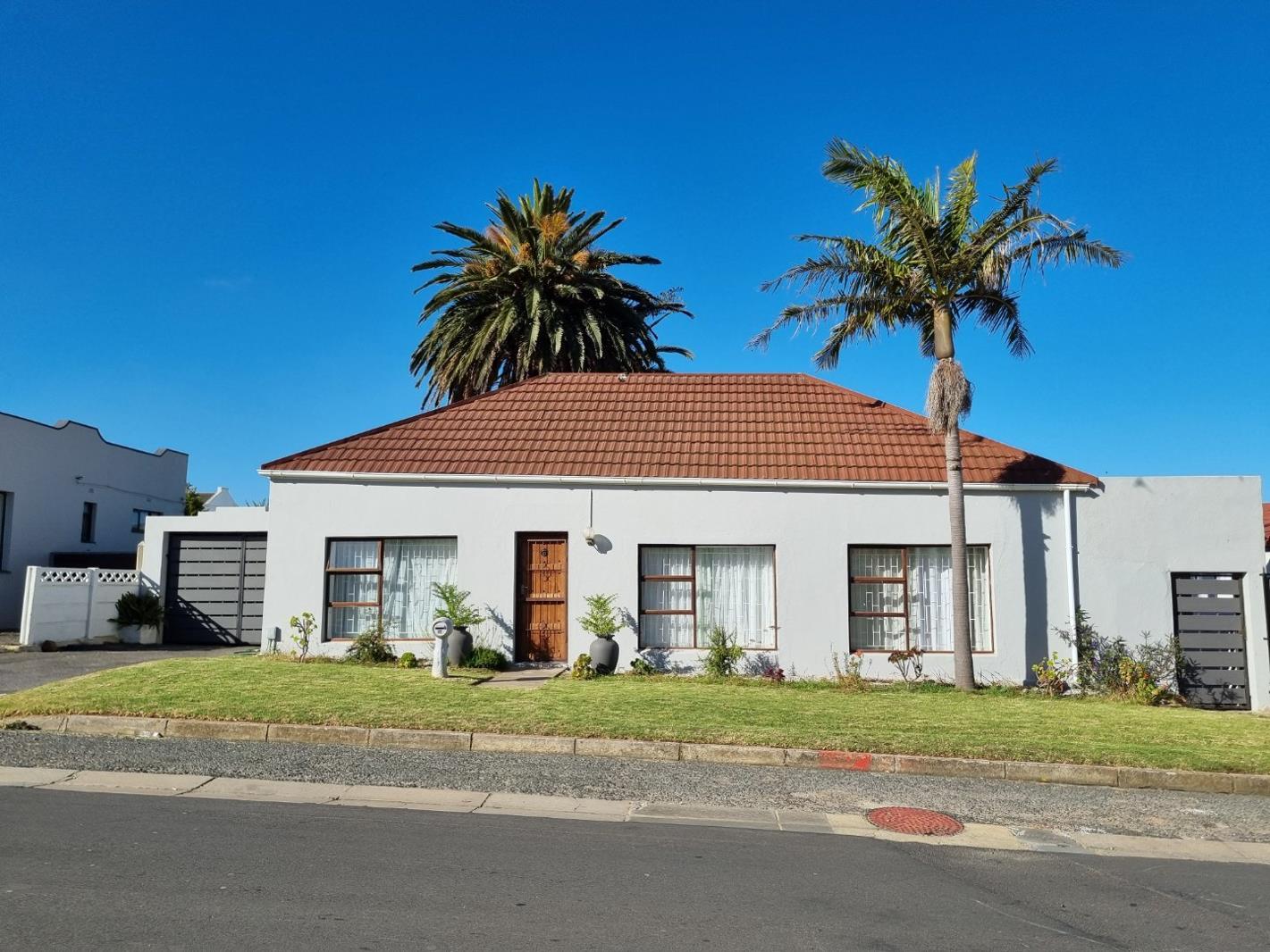 5 Bedroom House in Bredasdorp