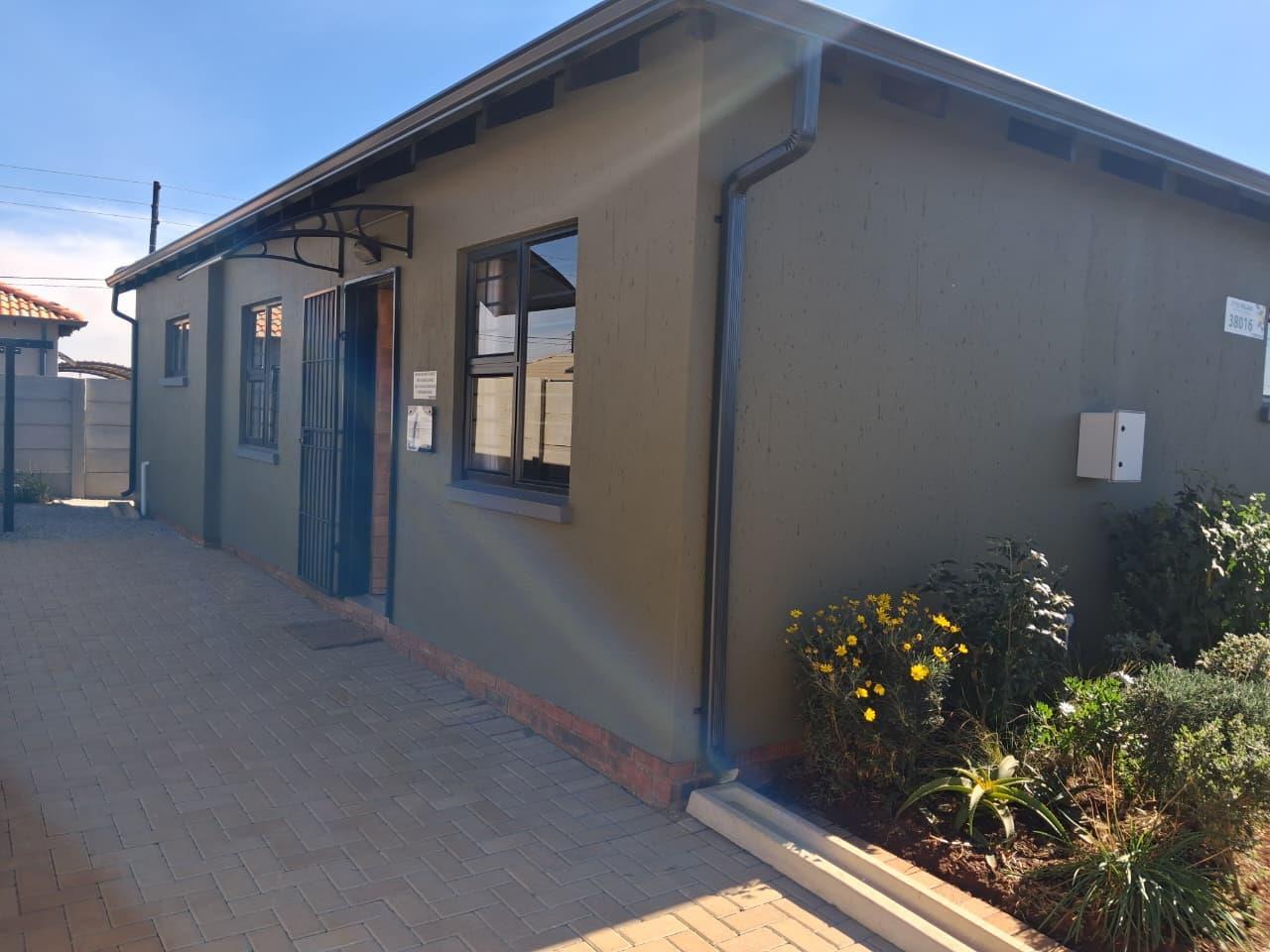 4 Bedroom House in Protea Glen