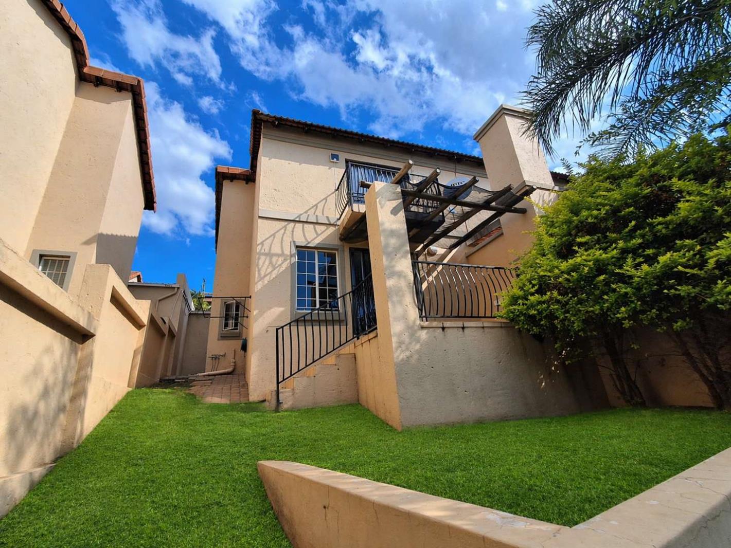 2 Bedroom Townhouse in La Montagne