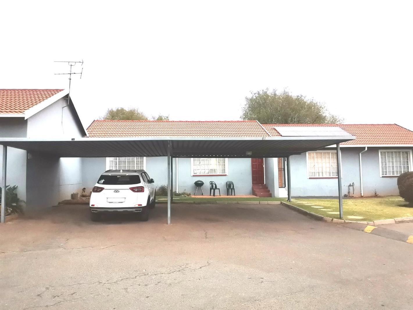 3 Bedroom Townhouse in Roodepoort West