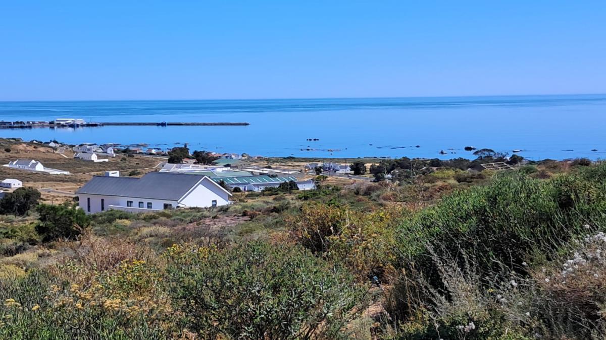 300 m² Land available in St Helena Views