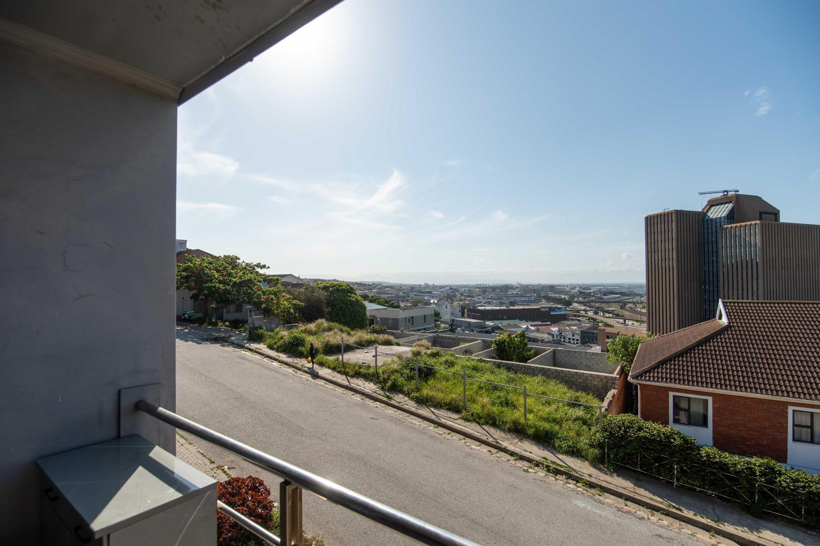 2 Bedroom Apartment in Richmond Hill