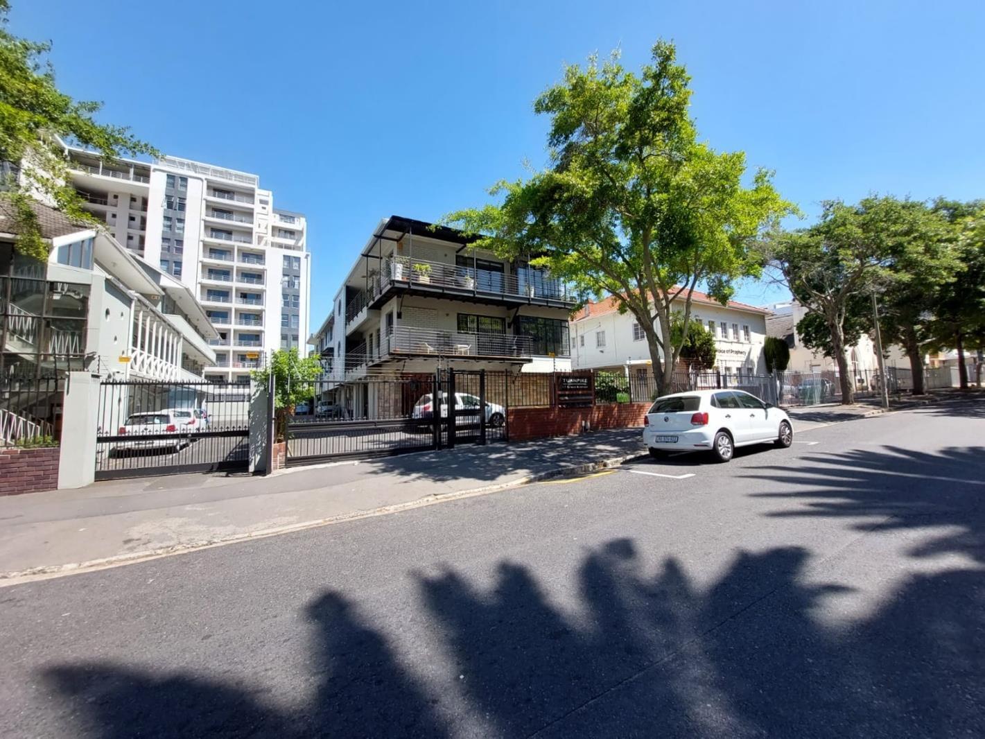 2 Bedroom Apartment in Claremont Upper