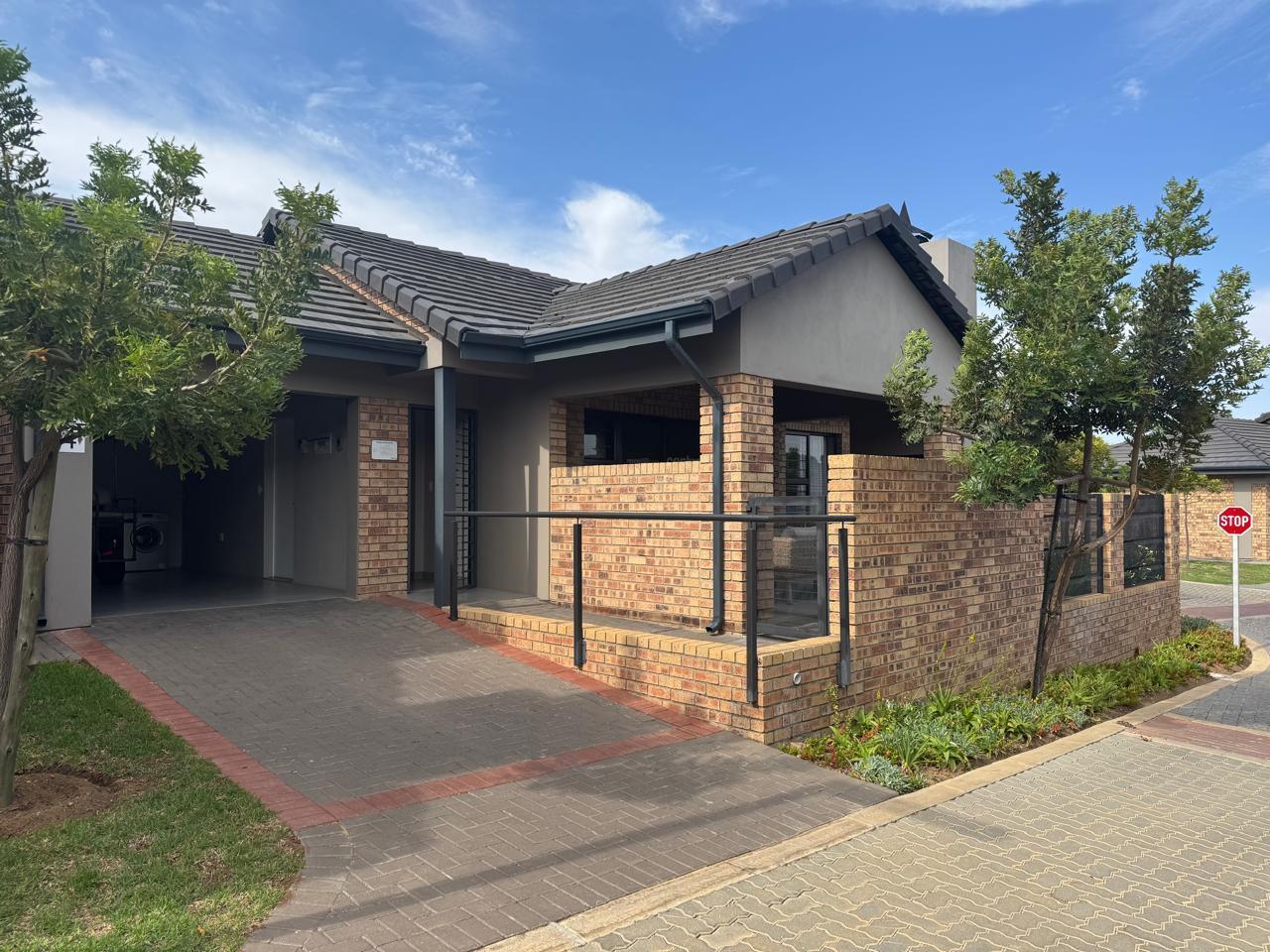 2 Bedroom Simplex in Honeydew