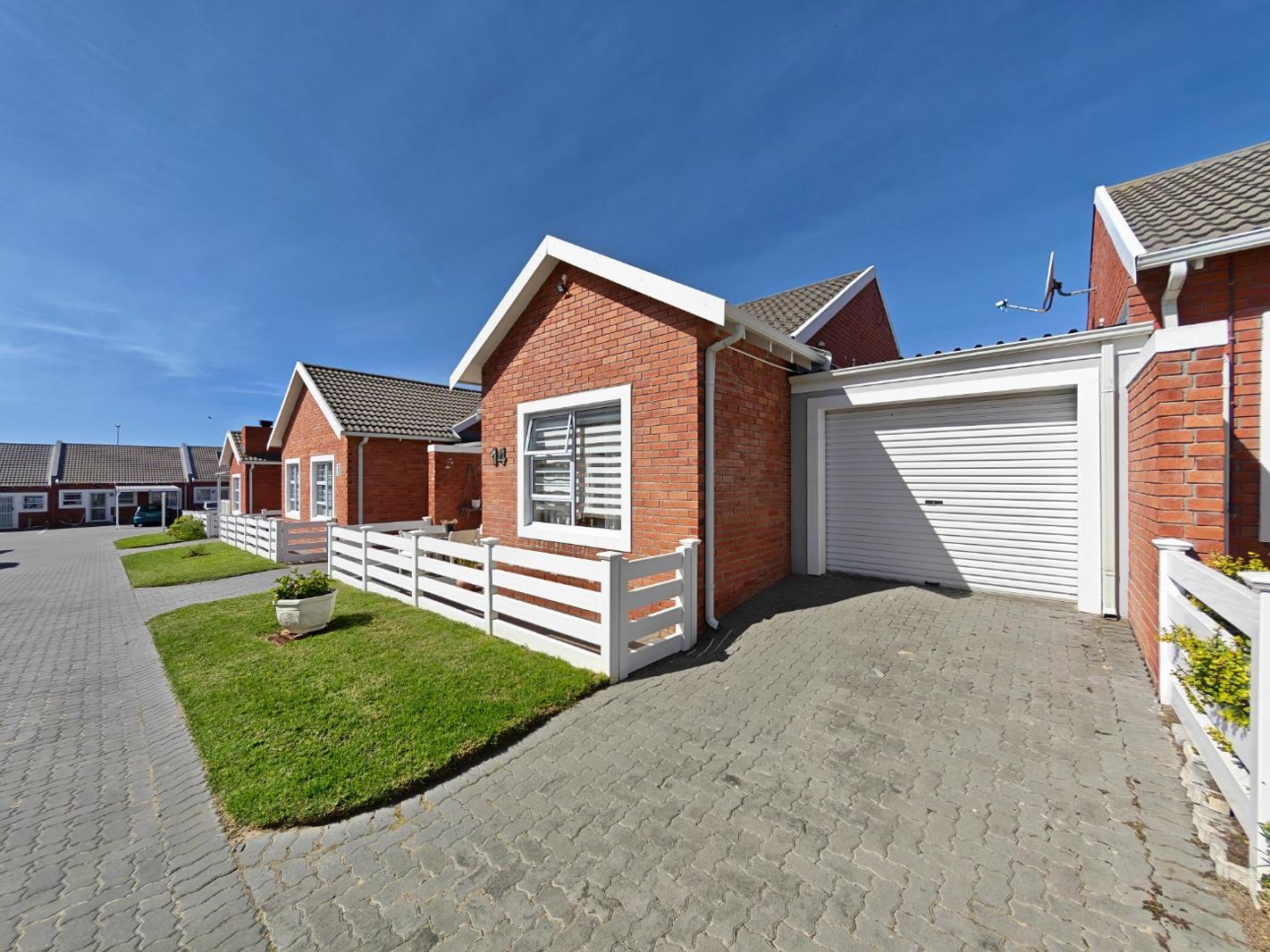1 Bedroom Townhouse in Fairview