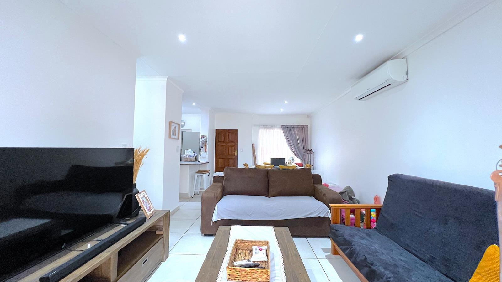2 Bedroom Townhouse in Equestria
