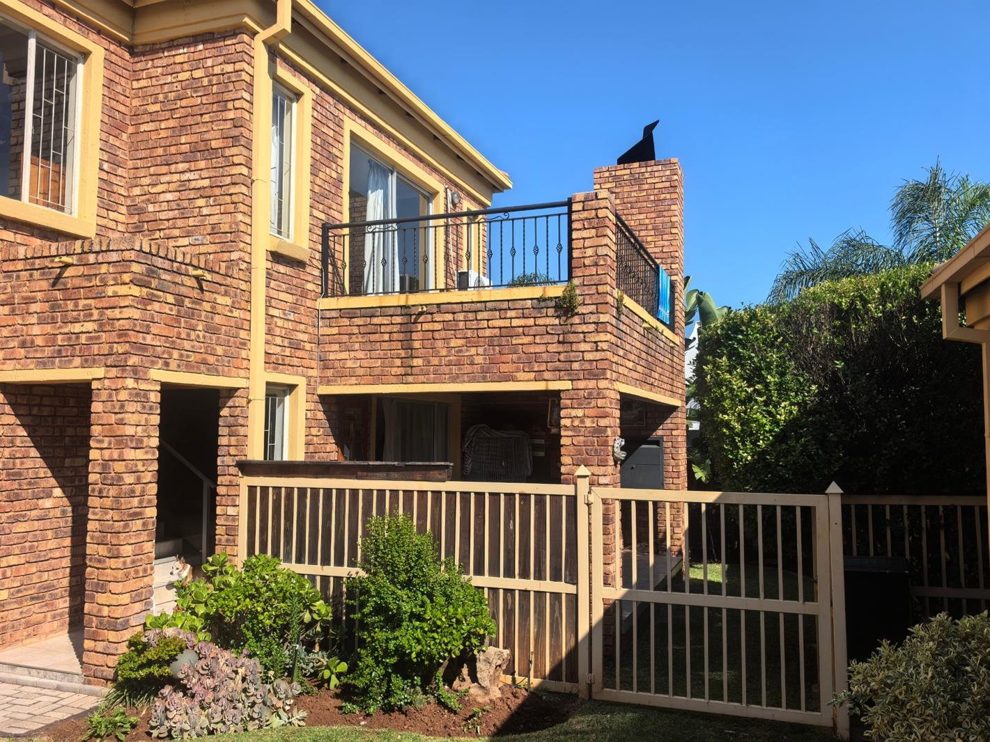 3 Bedroom Duplex in Brits Central