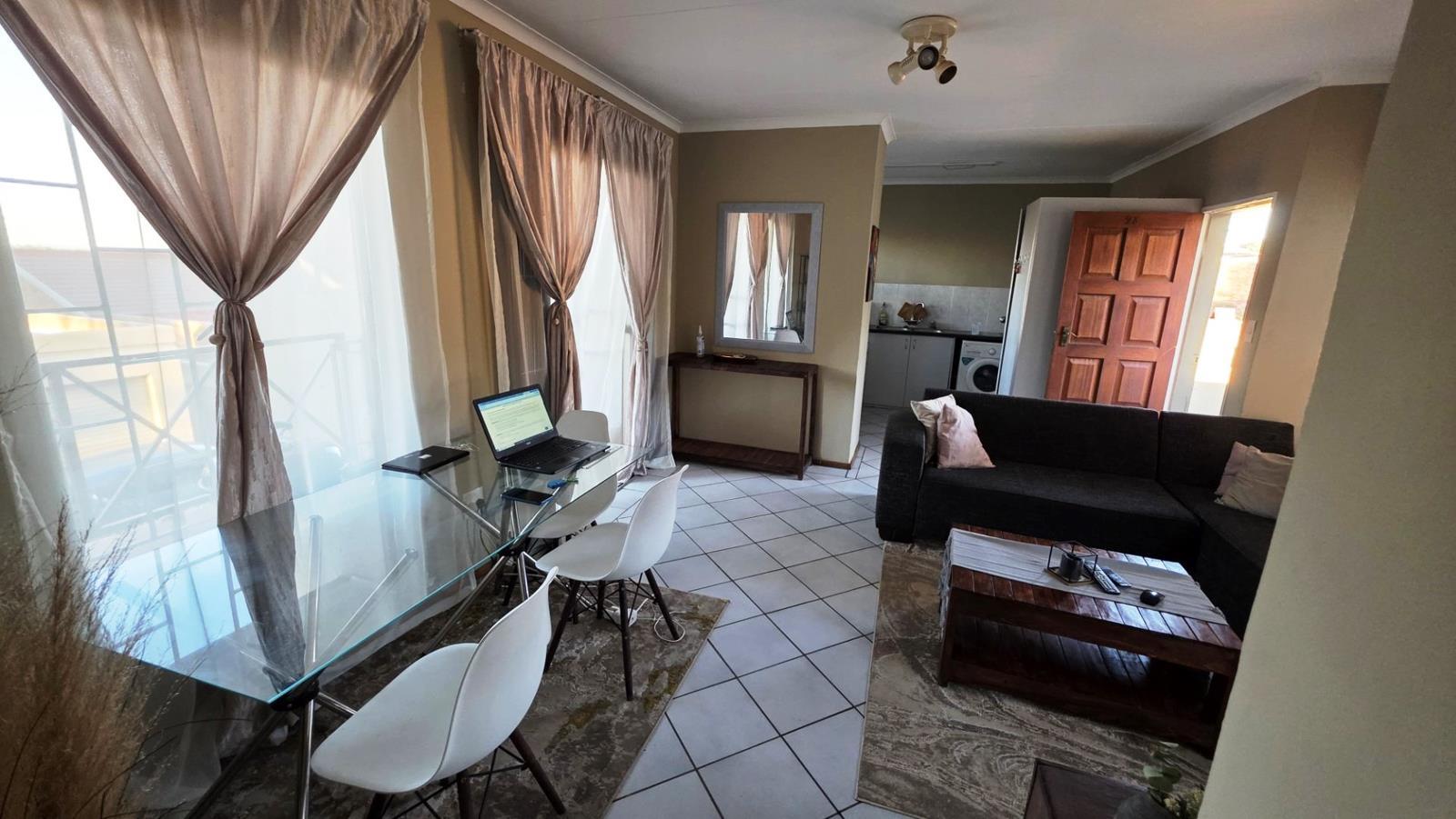 2 Bedroom Townhouse in Magalieskruin