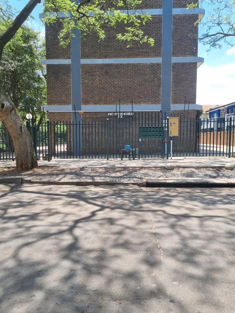 1.5 Bedroom Apartment in Sunnyside