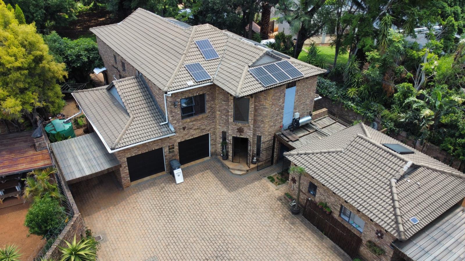 4 Bedroom House in Lynnwood Glen