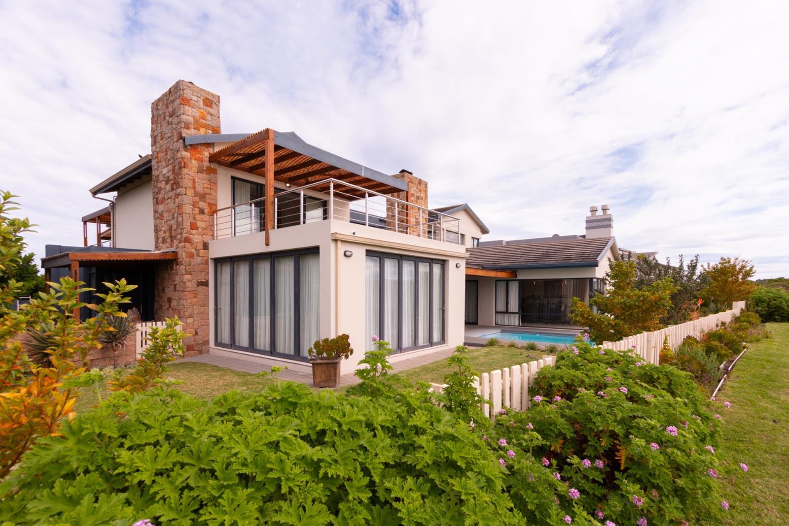 5 Bedroom House in Oubaai
