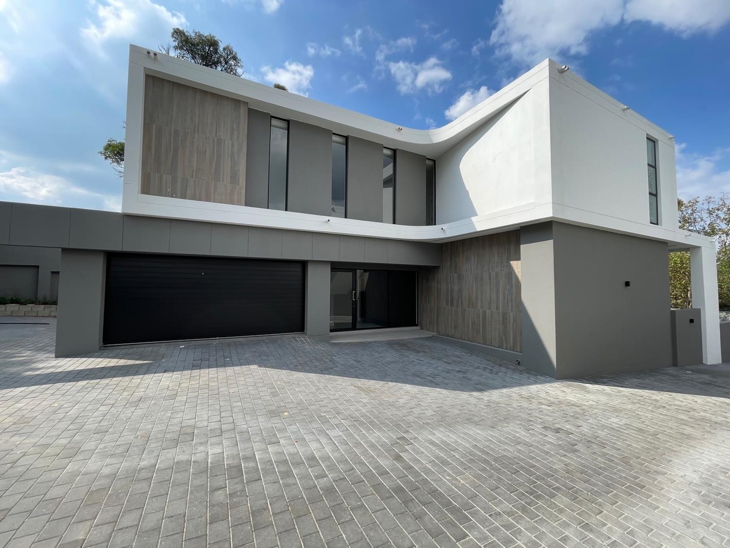 3 Bedroom House in Bryanston
