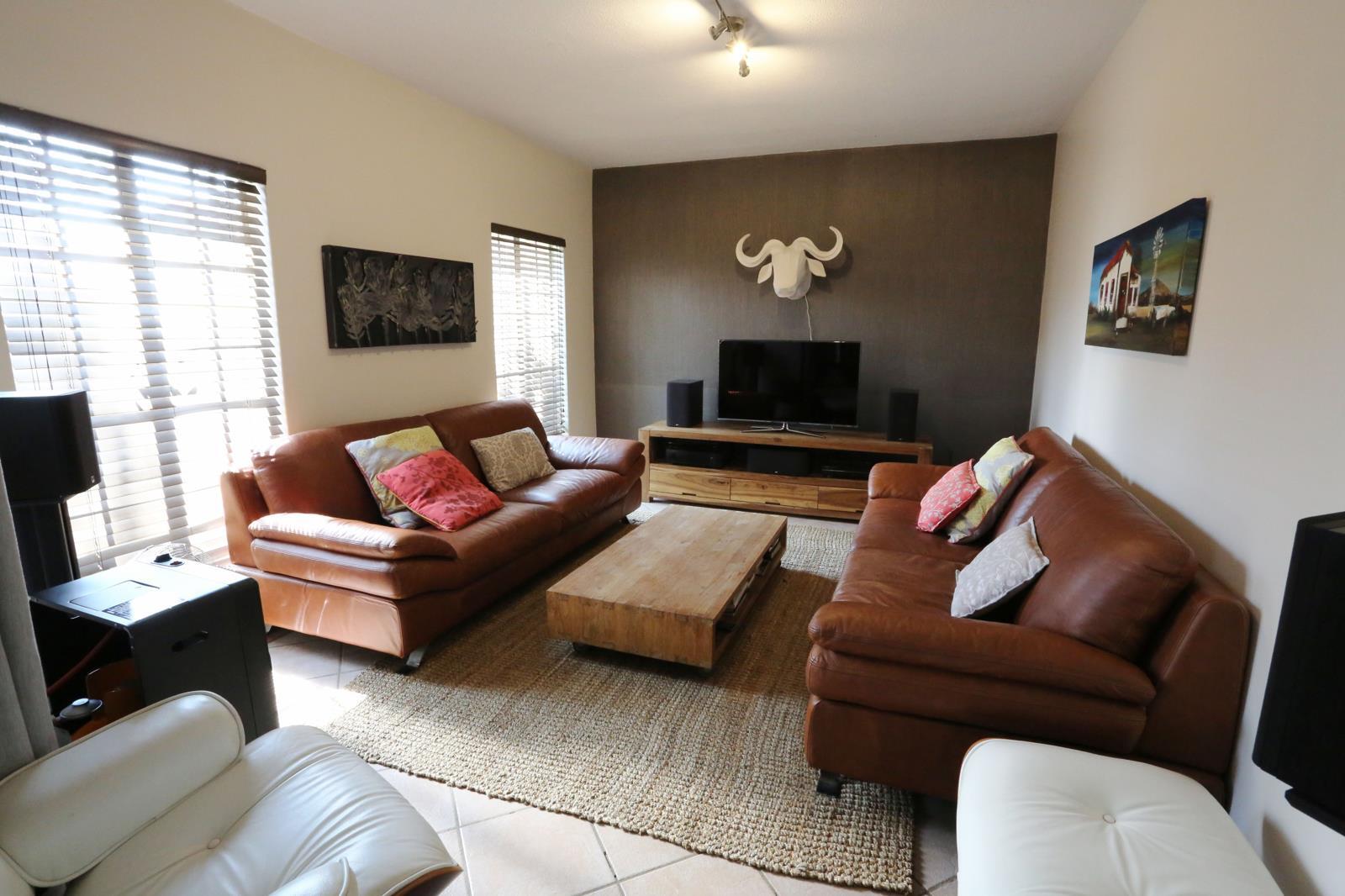 3 Bedroom Duplex in Moreleta Park