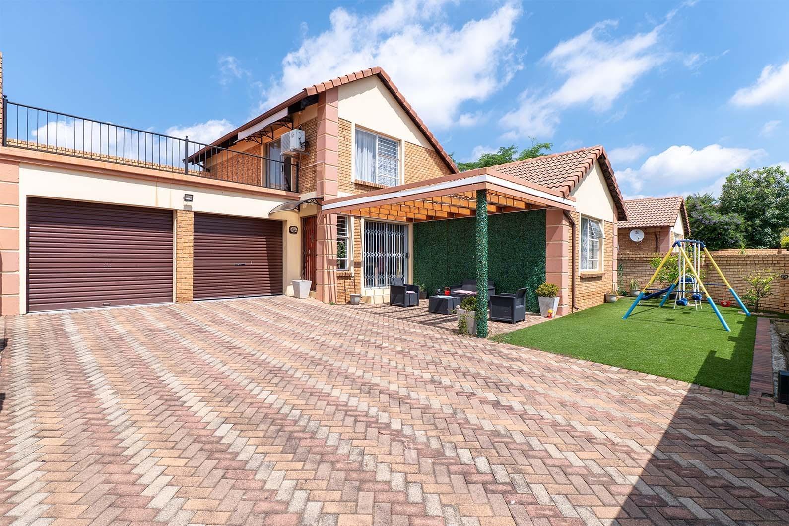 4 Bedroom House in Edenglen