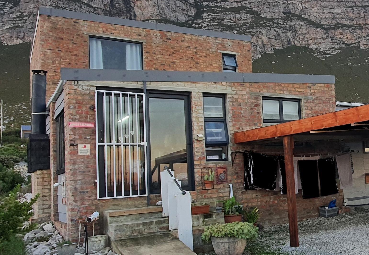 2 Bedroom House in Bettys Bay