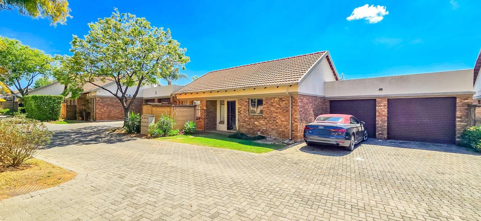 2 Bedroom Townhouse in Equestria