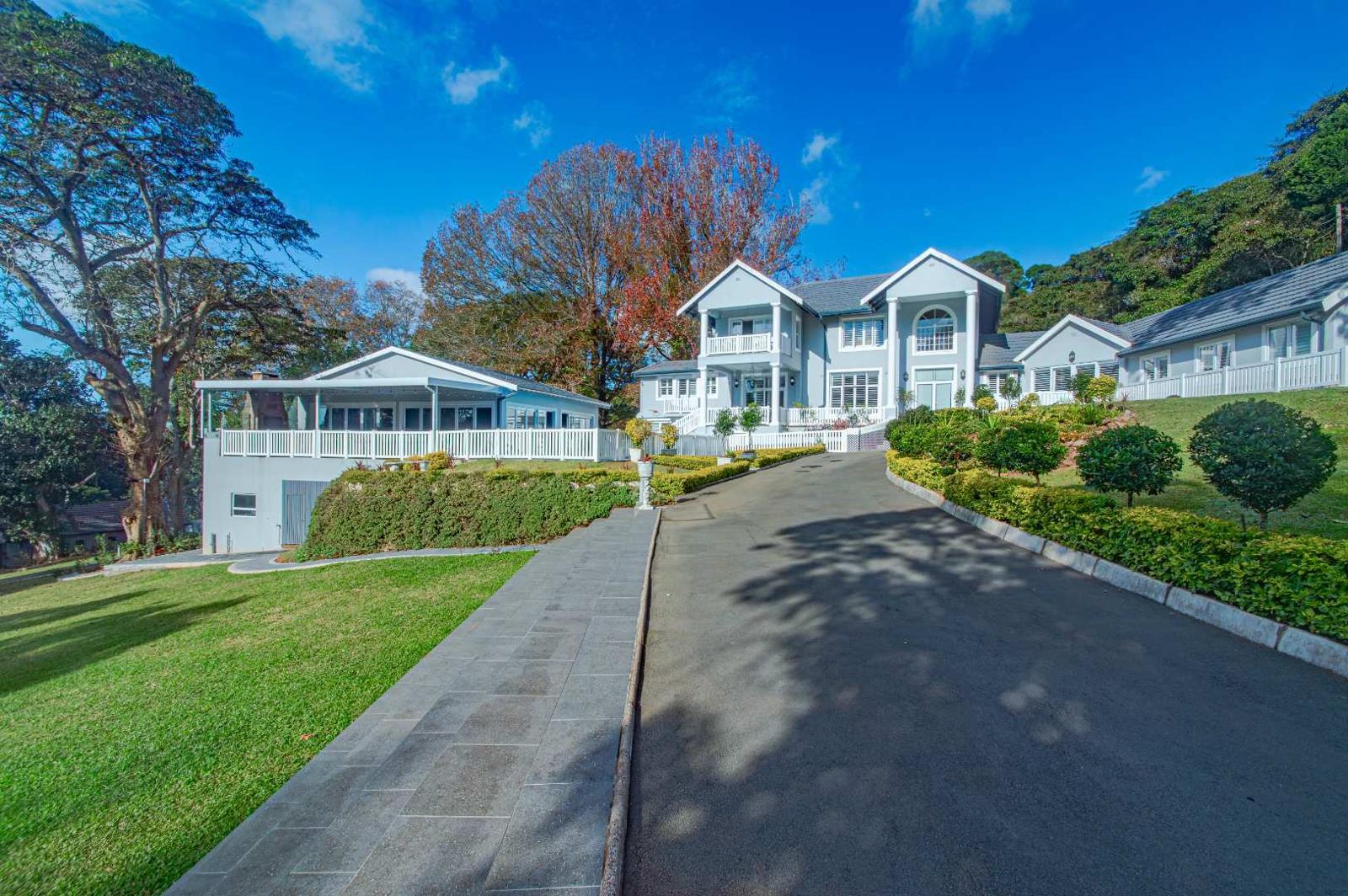8 Bedroom House in Kloof