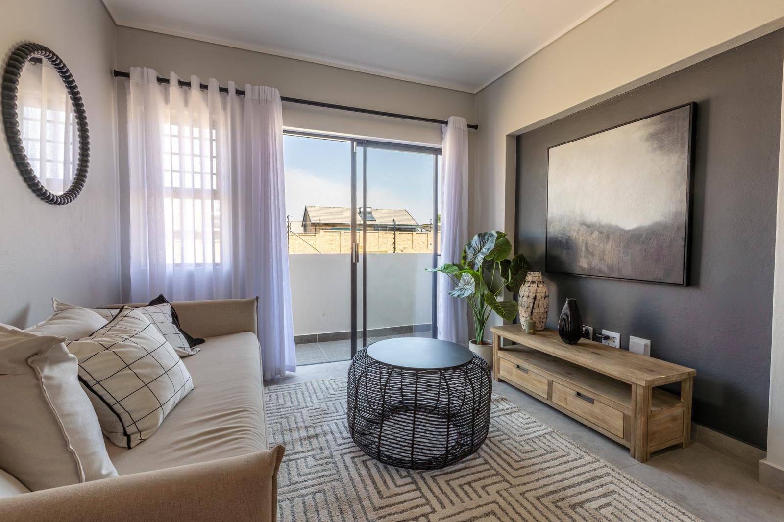 2 Bedroom Apartment in Die Hoewes