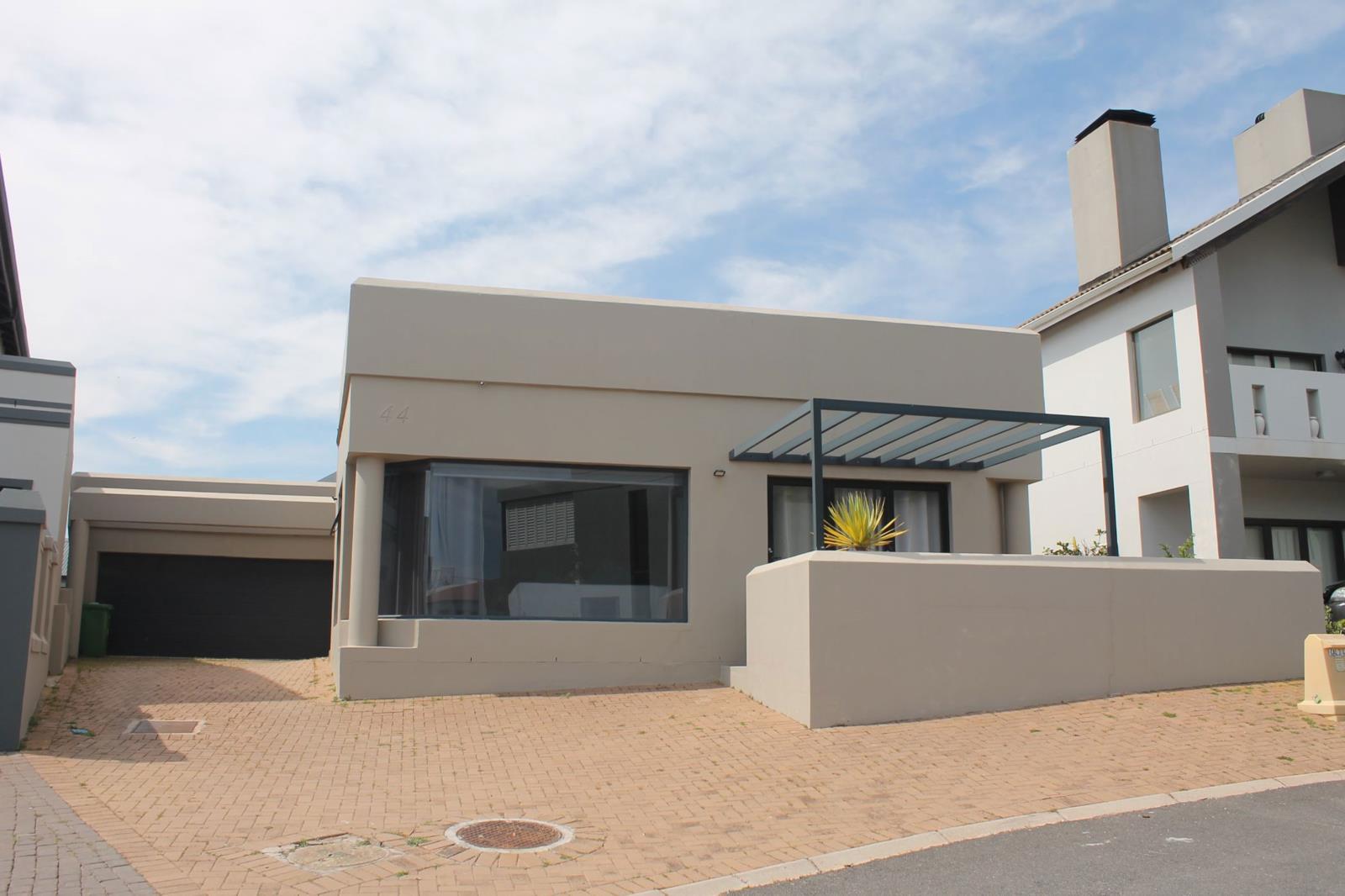 3 Bedroom House in Calypso Beach