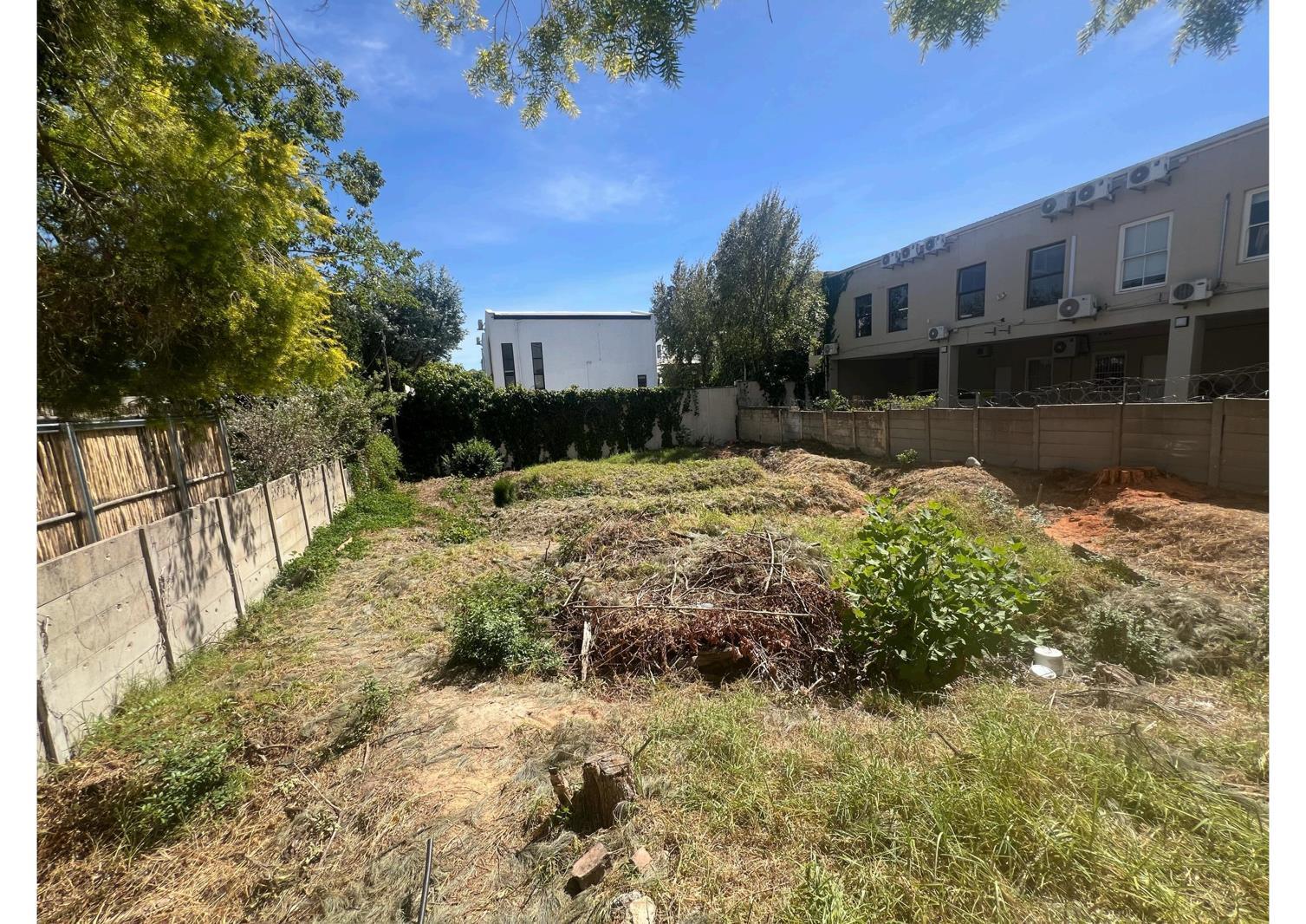 350 m² Land available in Franschhoek