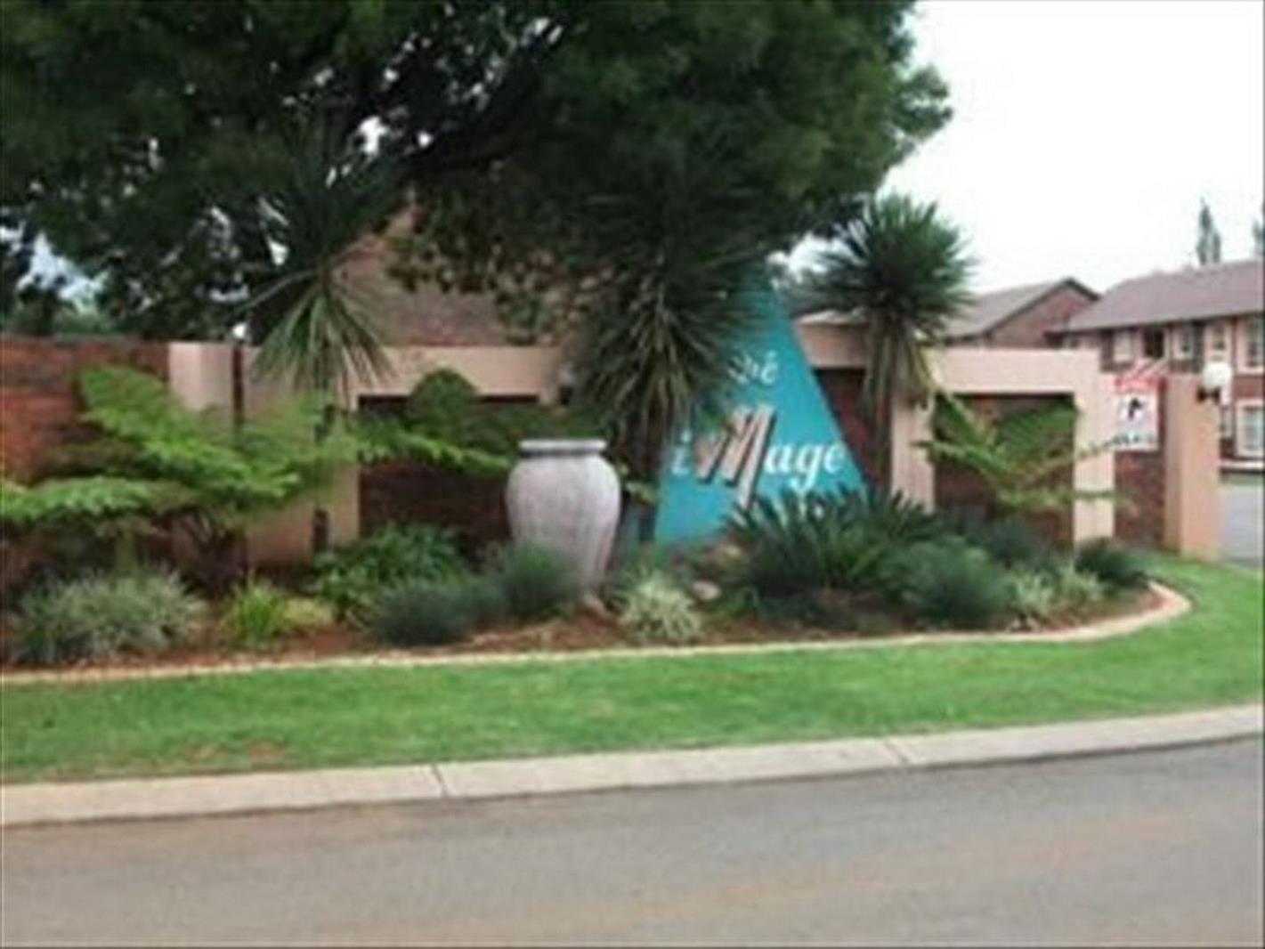 2 Bedroom Townhouse in Glen Marais
