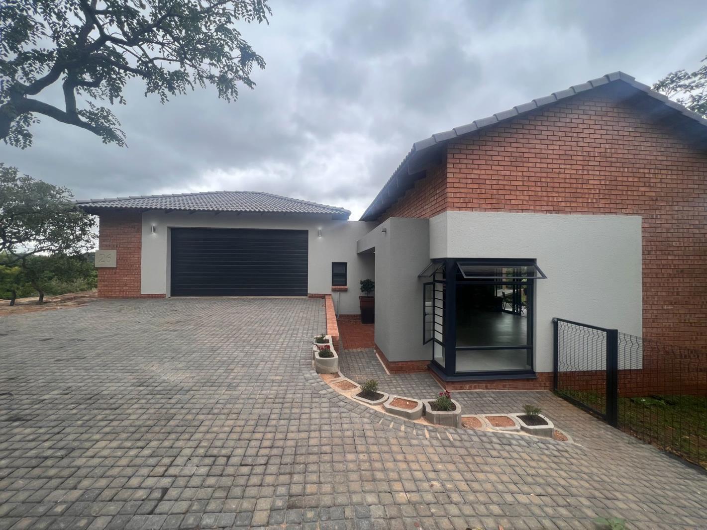 3 Bedroom House in Sonheuwel