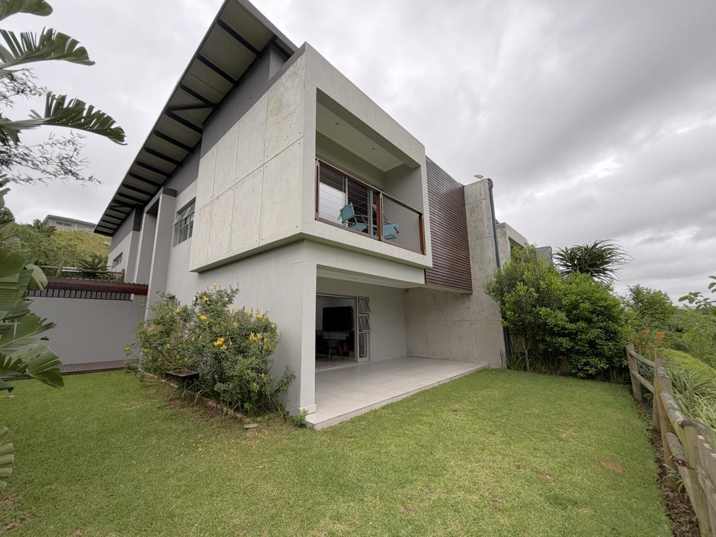 3 Bedroom Townhouse in Palm Lakes Estate