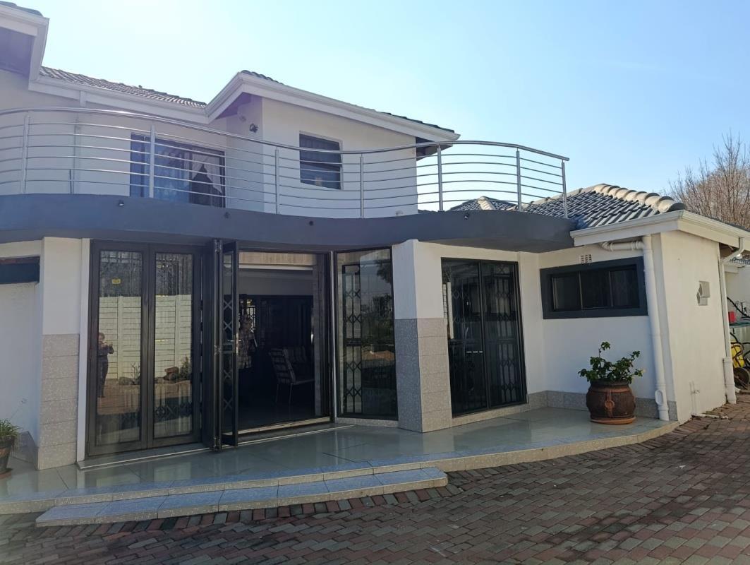 4 Bedroom House in Brackendowns