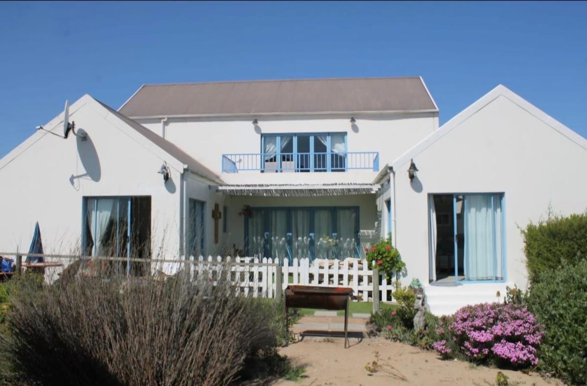 5 Bedroom House in Blue Lagoon