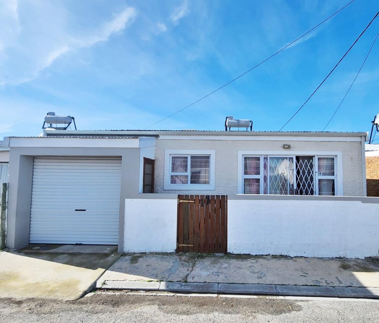 3 Bedroom House in Struisbaai