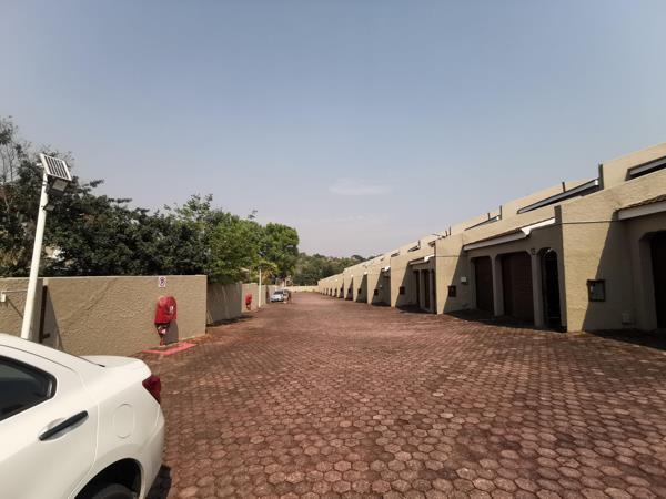 3 Bedroom Apartment in Weltevreden Park
