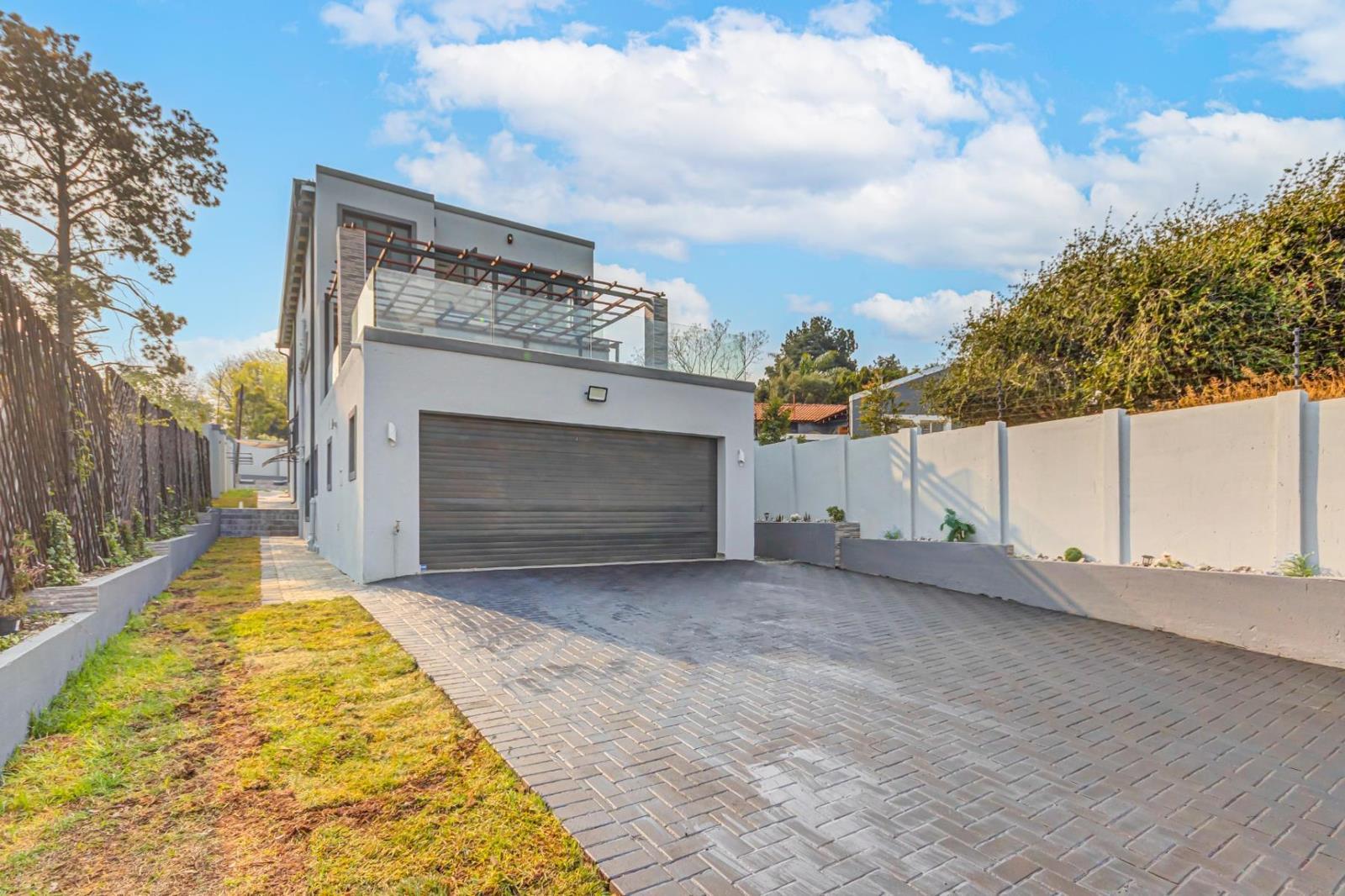 4 Bedroom House in Bryanston