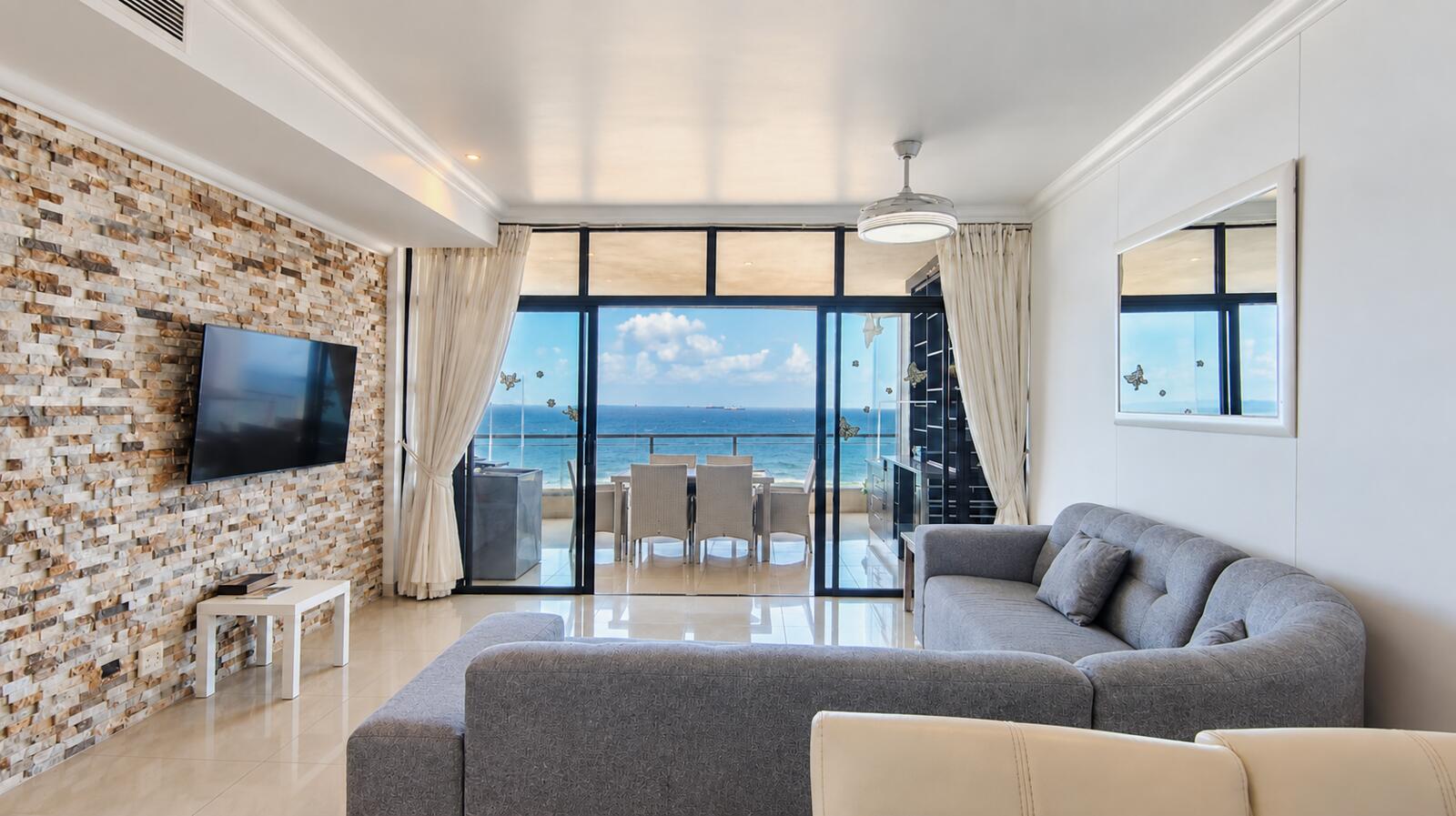 3 Bedroom Apartment in La Mercy
