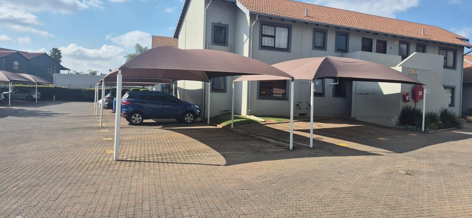 2 Bedroom Townhouse in Verwoerdpark